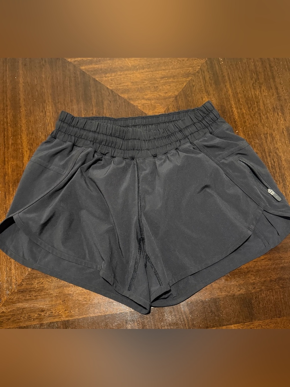 lululemon athletica Black Women's Athletic Shorts low rise size 4 - Picture 2 of 3